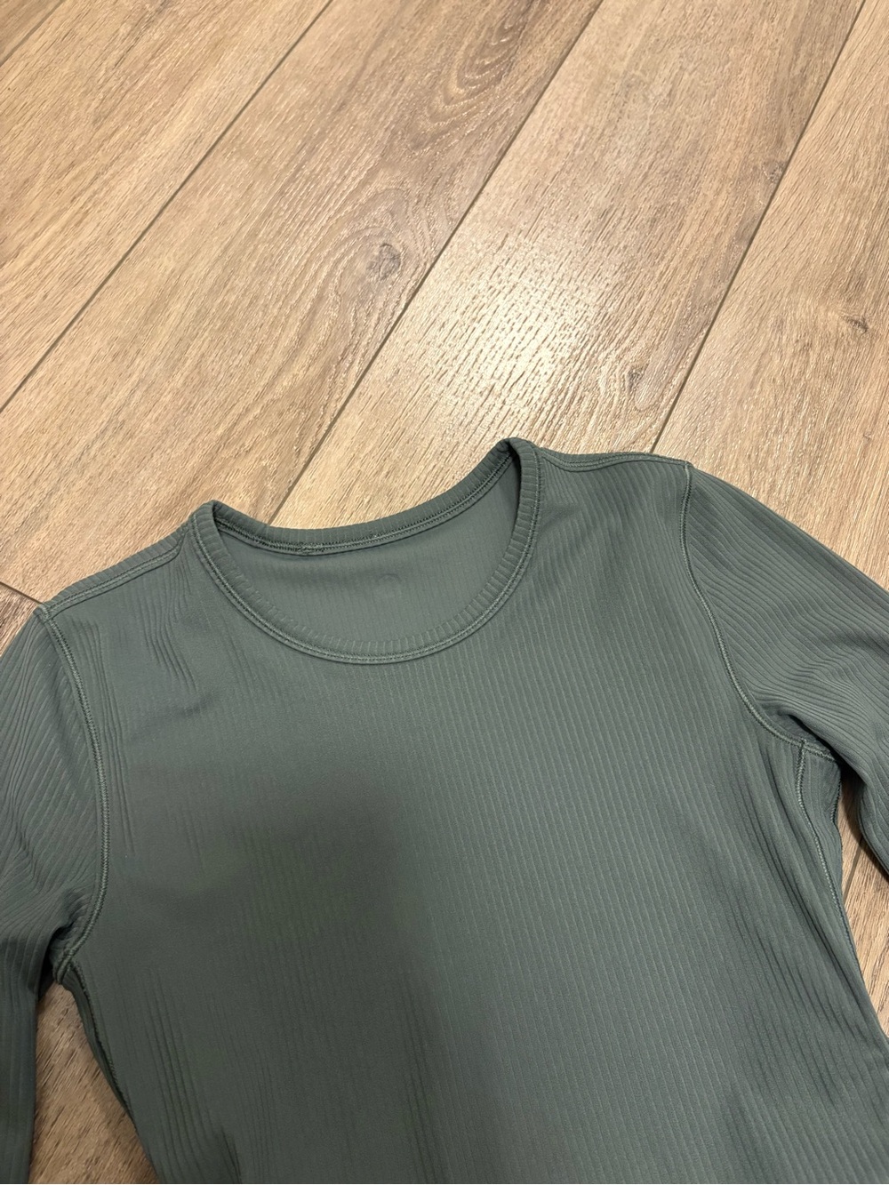 Lululemon Long Sleeve Ripped Twist-Back Top - Picture 4 of 7
